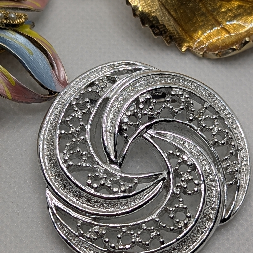 ✨ Stunning Vintage Brooch Collection – Timeless Elegance ✨ - Picture 3 of 7